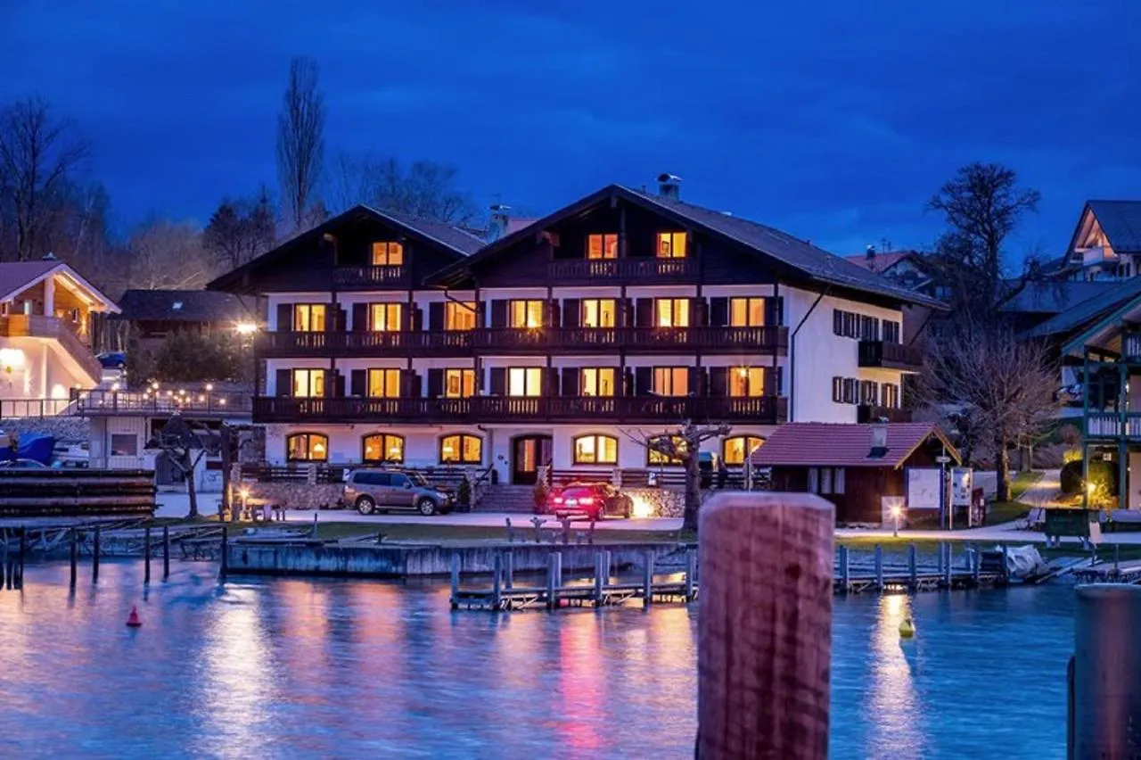 Gaestehaus Gruenaeugl Am See Gstadt am Chiemsee Guest house