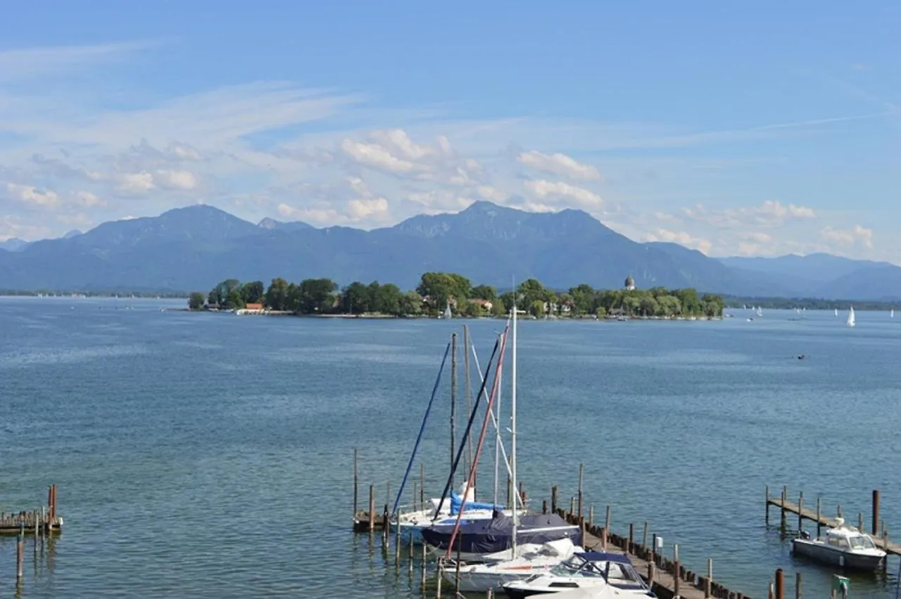 Guest house Gaestehaus Gruenaeugl Am See Gstadt am Chiemsee