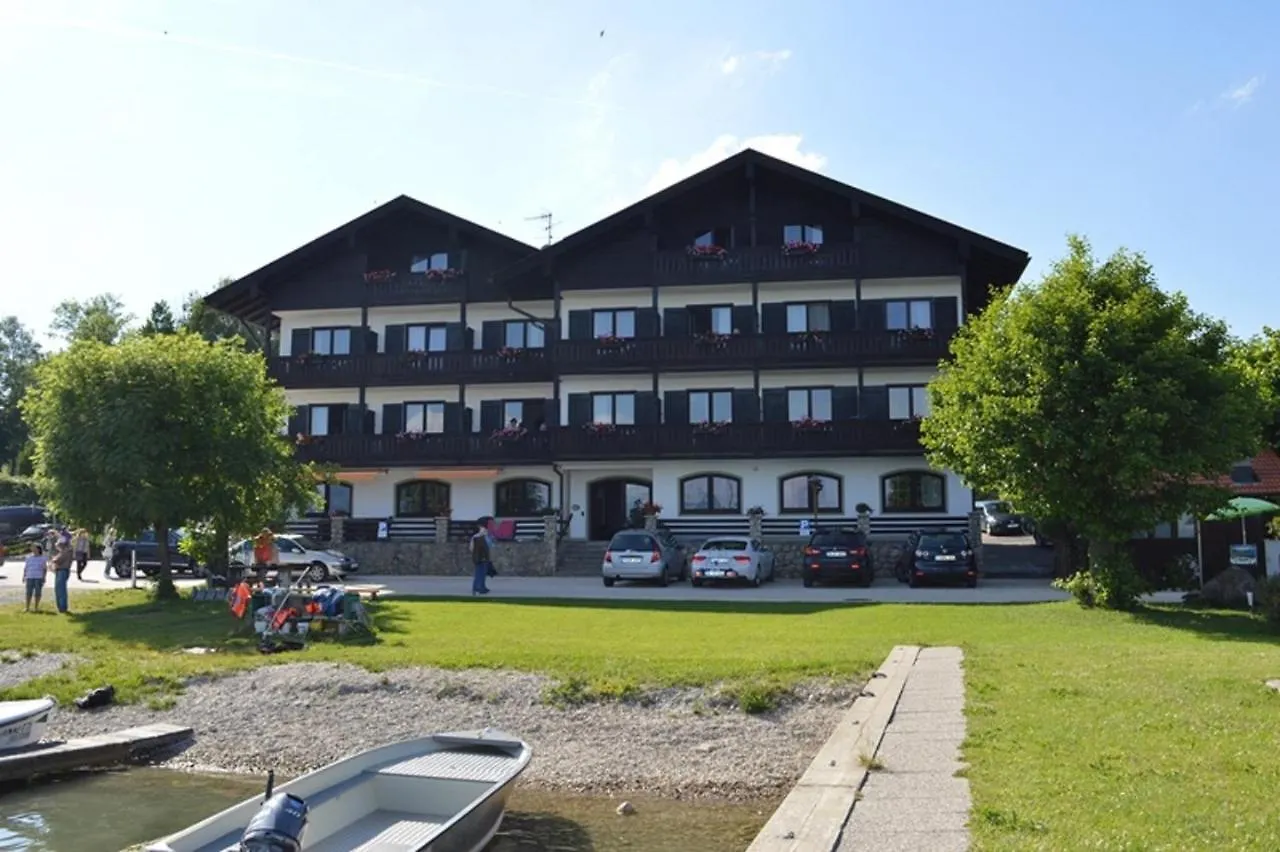 Gaestehaus Gruenaeugl Am See Gstadt am Chiemsee
