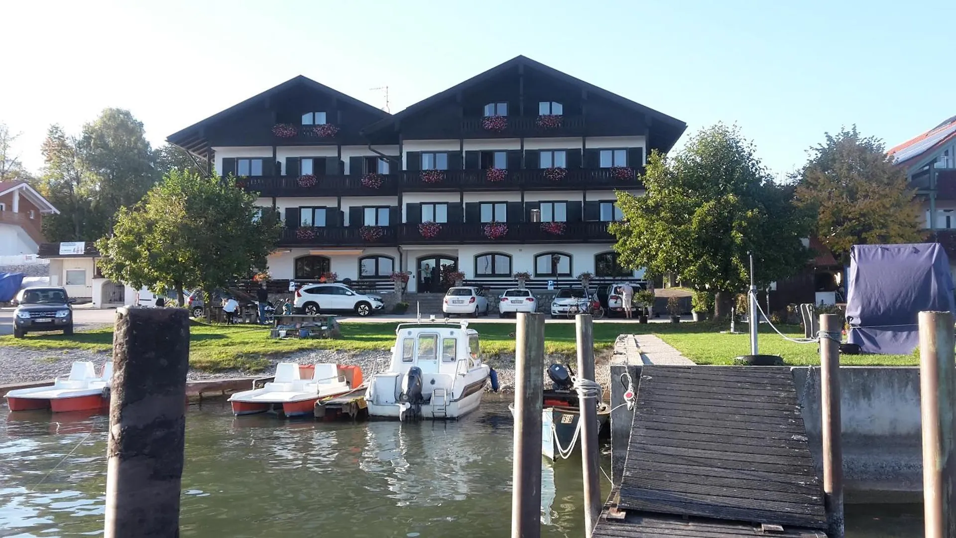 Guest house Gaestehaus Gruenaeugl Am See Gstadt am Chiemsee